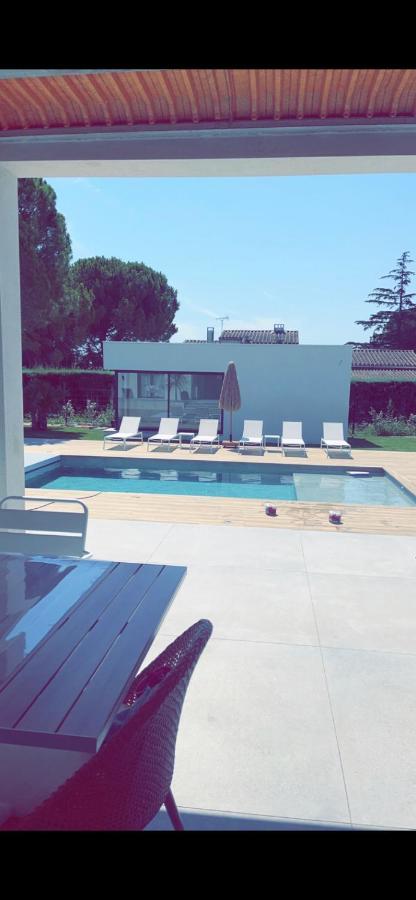 Magnifique Studio Avec Piscine Арль Экстерьер фото